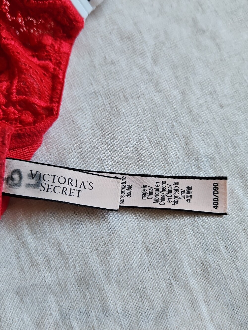 Victoria's Secret Red Lace Lined N-Wire Padded Bra Size 40D - Picture 11 of 12